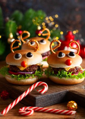 Noel partisi fikir: çocuklar Noel burger Ren geyiği Sloppy Joe