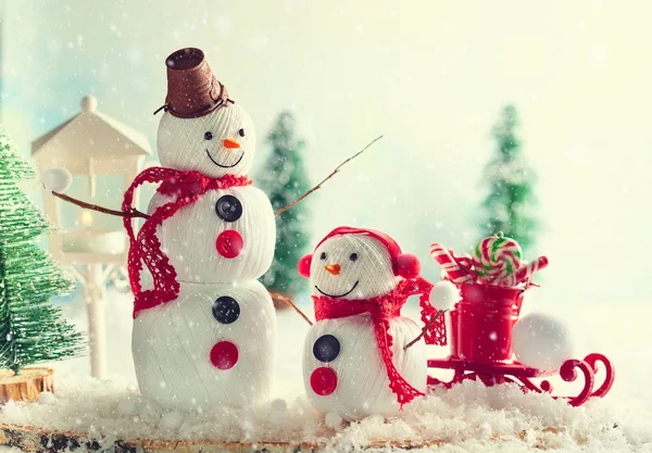 Festive Winter Background Two Happy Snowmen Made Balls Yarn Buttons — Stock Photo, Image