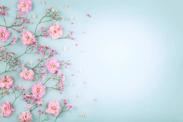 イースターの春の花と花の組成 — ストック写真