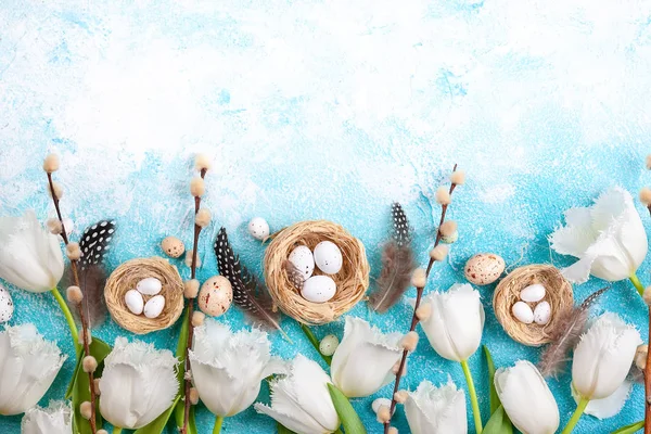 Easter composition with Easter eggs in nest,pussy willow branche — Stock Photo, Image