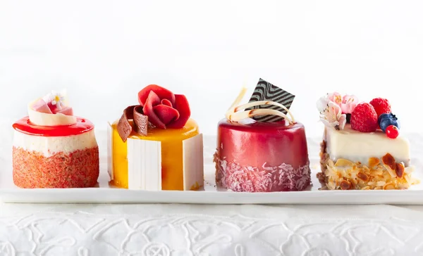 Assorted small cakes — Stock Photo, Image