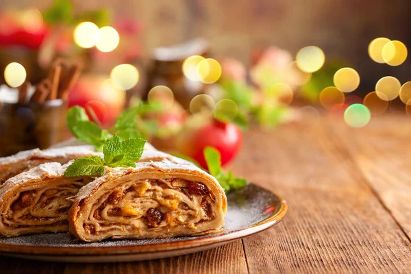 Apple strudel — Stock Photo, Image