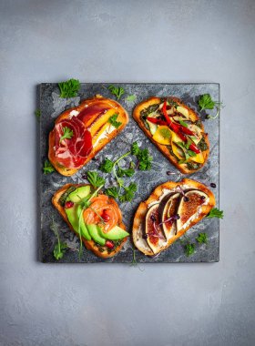 Çeşitli bruschetta seti