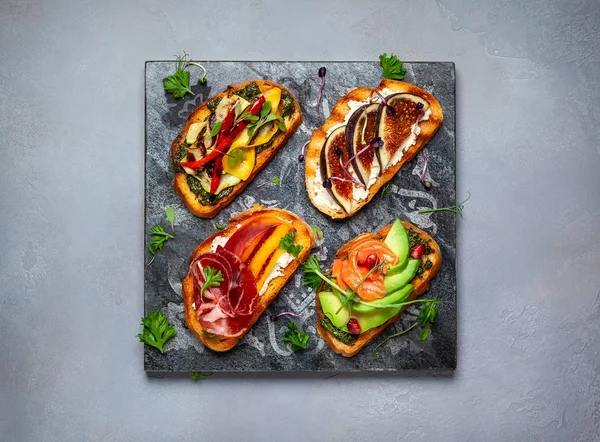 Çeşitli bruschetta seti