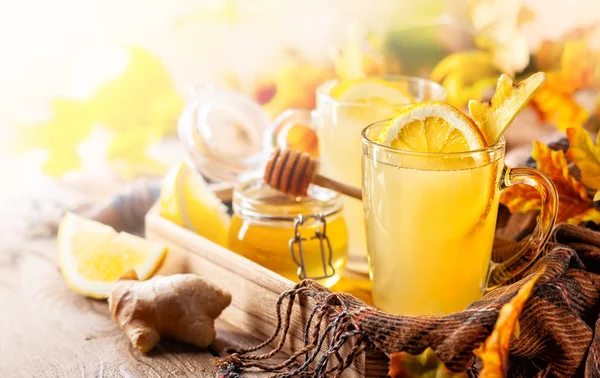 Citron och ingefära te med honung — Stockfoto