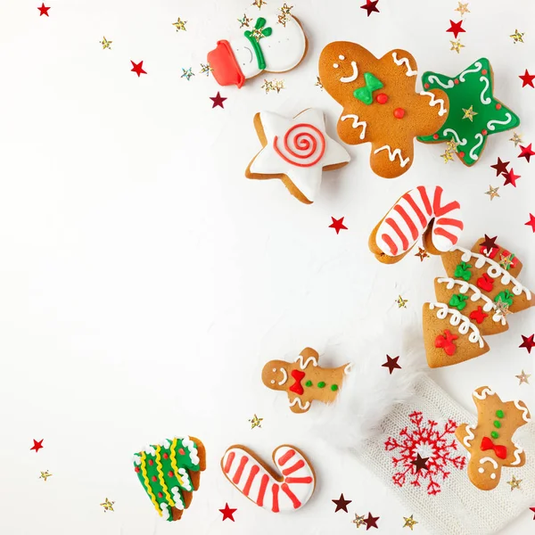 Christmas holiday background with gingerbread cookies flying in — Stock Photo, Image