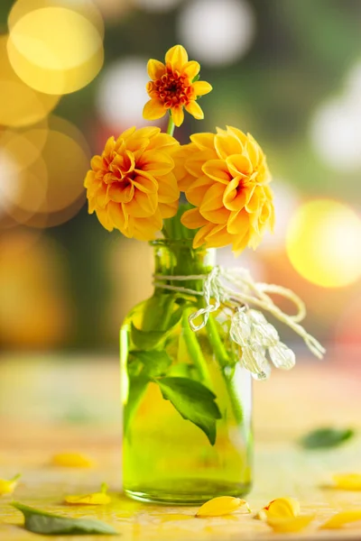 Autumn Floral Bouquet Made Fresh Yellow Dahlia Green Vase Blurred — Stock Photo, Image