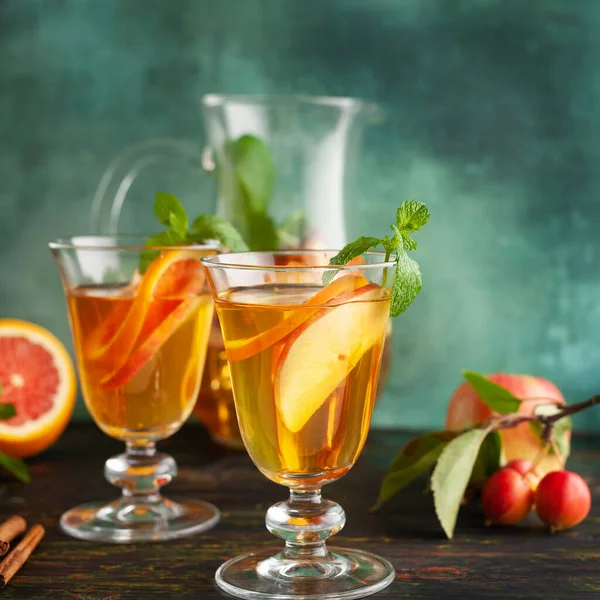 Apple Cider Cocktail Red Oranges Spices Glasses Jug Table Concept — Stock Photo, Image