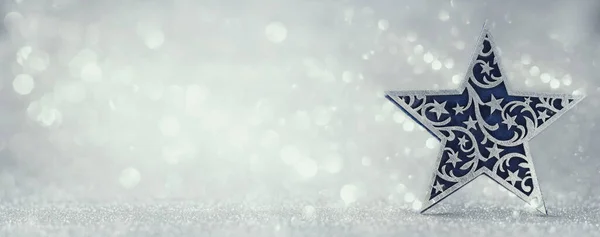 Stella Natale Argento Blu Festivo Con Luci Sfocate Oro Sullo — Foto Stock