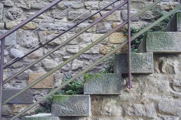 城の階段に石を投げられた — ストック写真