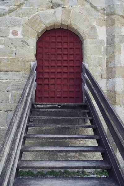 Kırmızı Ahşap Kapı — Stok fotoğraf