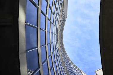 Toronto Belediye Binası aşağıdan