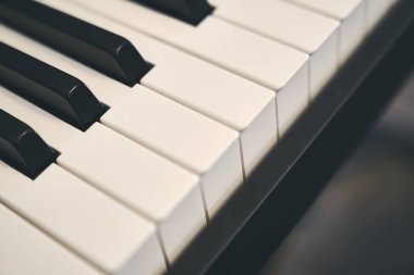 piyano klavyesini kapat