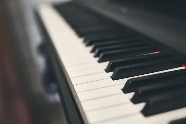 Teclado de piano de cerca — Foto de Stock