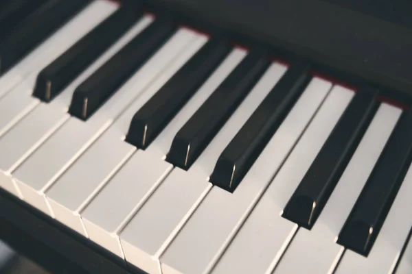 Teclado de piano fechar — Fotografia de Stock