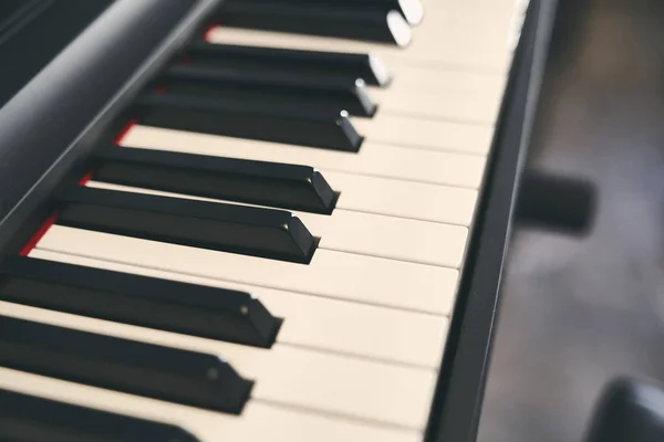 Teclado de piano de cerca — Foto de Stock