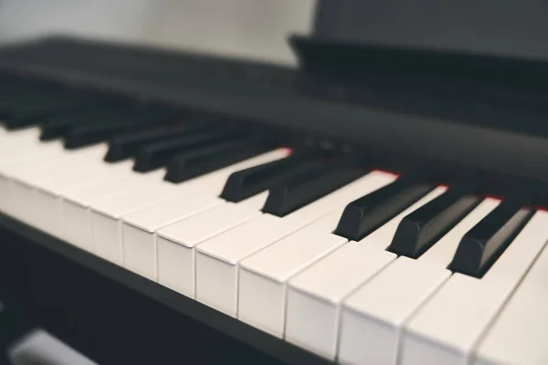 Teclado de piano fechar — Fotografia de Stock