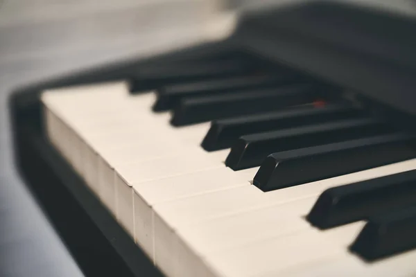 Teclado de piano de cerca — Foto de Stock