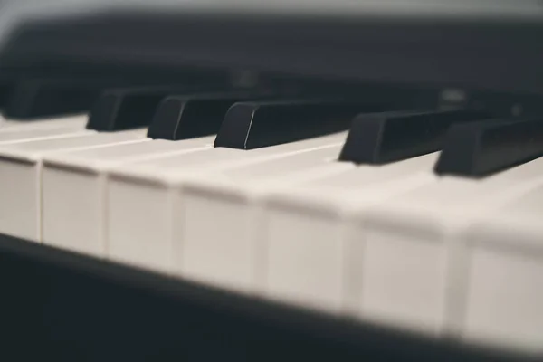 Teclado de piano fechar — Fotografia de Stock