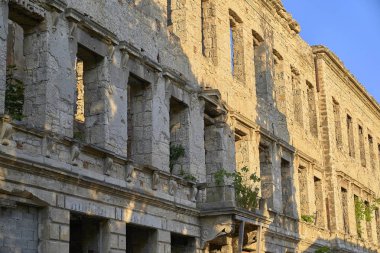 Bosna savaşında yıkılan bina