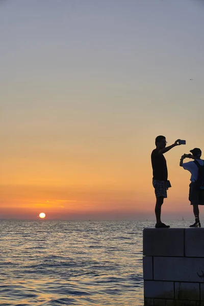 Silhuett i solnedgången i Zadar. Kroatien. Europa — Stockfoto