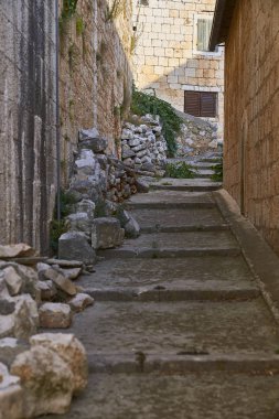 Lozisca'daki binalar. Brac Adası. Hırvatistan