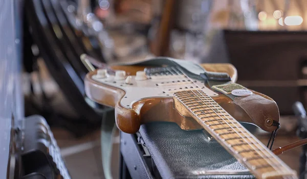 Elektro Gitar rock hazır