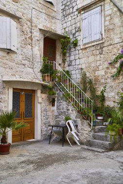 Ortaçağ şehrinde taş merdiven