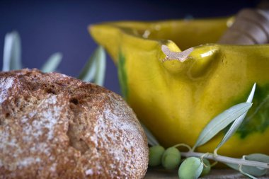 Sarı harç allioli denilen bir sos yapmak için, Katalonya tipik. İspanya.