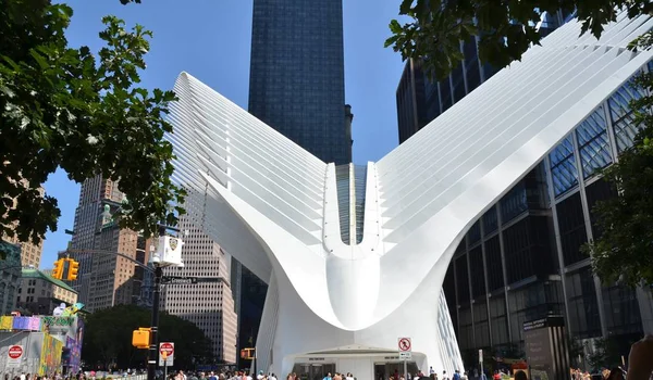 O edifício oculus em Nova Iorque, perto do World Trade Center — Fotografia de Stock