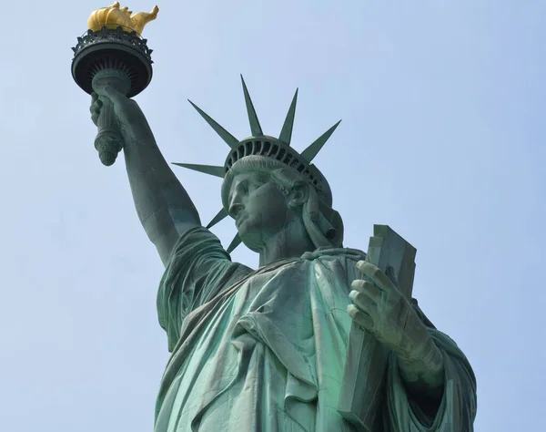 纽约自由纪念碑绿色铜像 — 图库照片