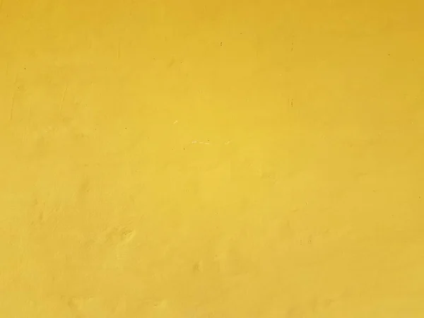 Büyük Eski Beton Duvarda Sarı Boya Var Bazıları Parçalanmış — Stok fotoğraf