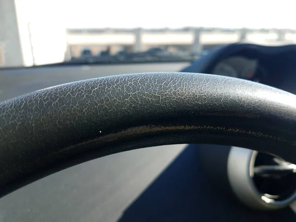 Worn Cracked Weathered Black Steering Wheel Automobile — Stock Photo, Image
