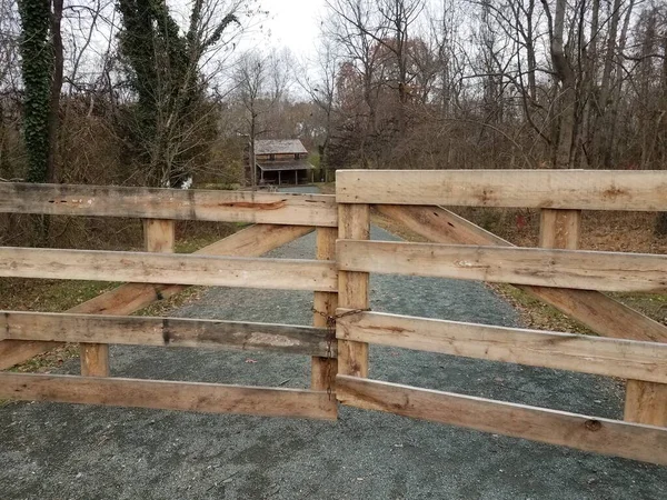 Wood Fence Gate Gravel Road Path House — Stock Photo, Image