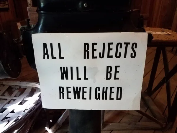 White Sign Saying All Rejects Reweighted — Stock Photo, Image