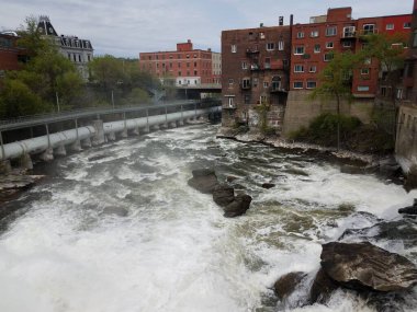 güçlü şelale ve nehirler Sherbrooke, Kanada 'da