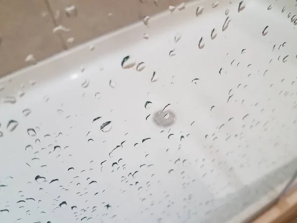 Krople Wody Szklane Drzwi Prysznicowe Łazience Lub Toalecie — Zdjęcie stockowe