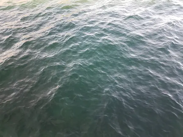 Ondas Ondulações Água Azul Verde Lago Lagoa — Fotografia de Stock