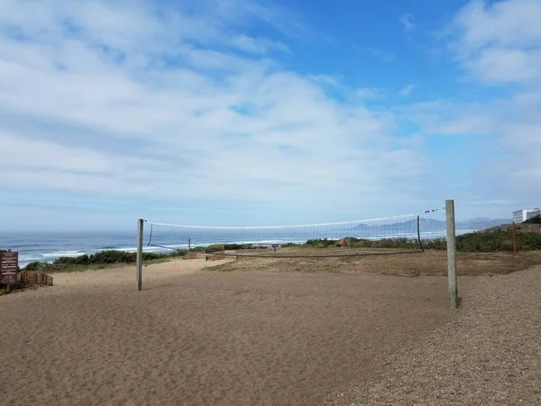 Βόλεϊ Δίχτυ Δικαστήριο Άμμο Στην Παραλία Την Ακτή Στο Newport — Φωτογραφία Αρχείου