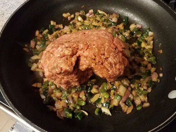 Carne Tacchino Cipolle Peperoni Che Cuociono Padella Padella Sul Fuoco — Foto Stock