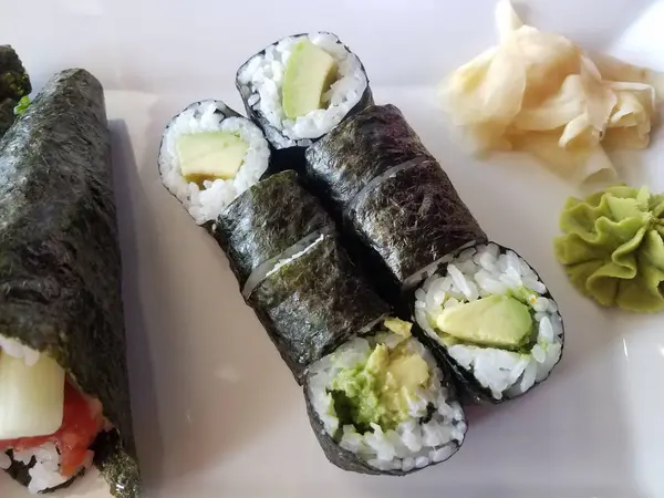 Sushi Aguacate Arroz Con Jengibre Plato — Foto de Stock