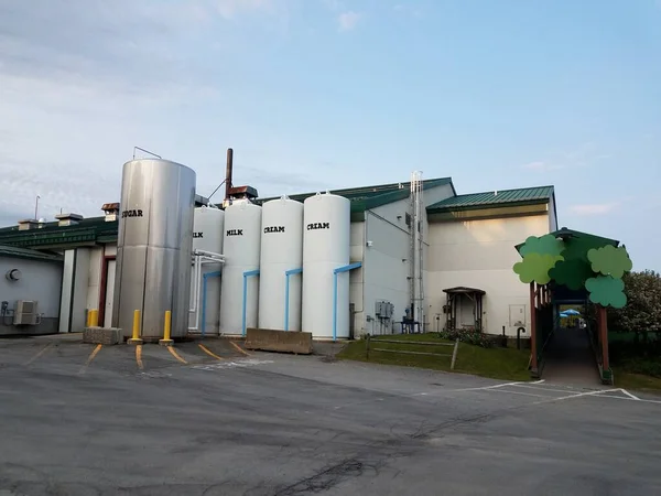 Silos Sguar Leche Nata Tanques Almacenamiento Fábrica Leche Helados — Foto de Stock