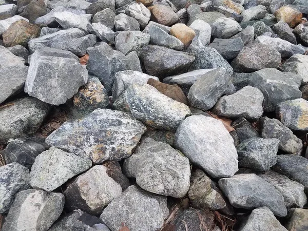 Grandes Pedras Cinzentas Brancas Chão — Fotografia de Stock