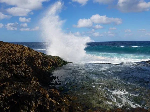 Felsenküste Strand Oder Küste Mit Wellen Isabela Puerto Rico — Stockfoto