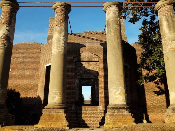 Antiguo Edificio Ruinas Con Columnas Ladrillos Rojos — Foto de Stock