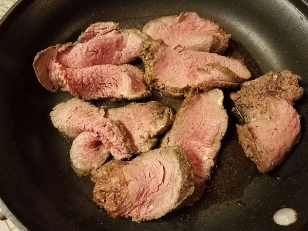 Carne Asada Aceite Cocidos Sartén Sartén Estufa —  Fotos de Stock