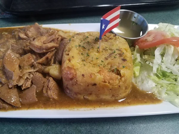 Plátano Machacado Carne Estómago Con Bandera Puerto Rico Plato — Foto de Stock