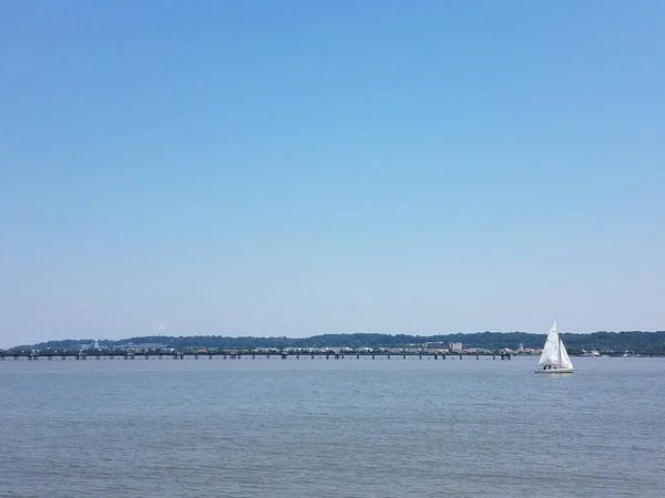 Potomac Řeka Voda Plachetnicí Molo Washington Pozadí — Stock fotografie