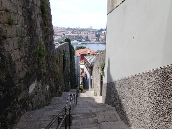 Empinada Montañosa Calle Acera Portugal Con Pared — Foto de Stock