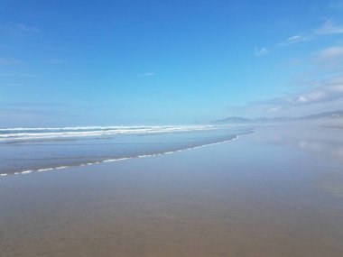 Okyanus ya da deniz suyu ve kumsal Newport, Oregon 'da